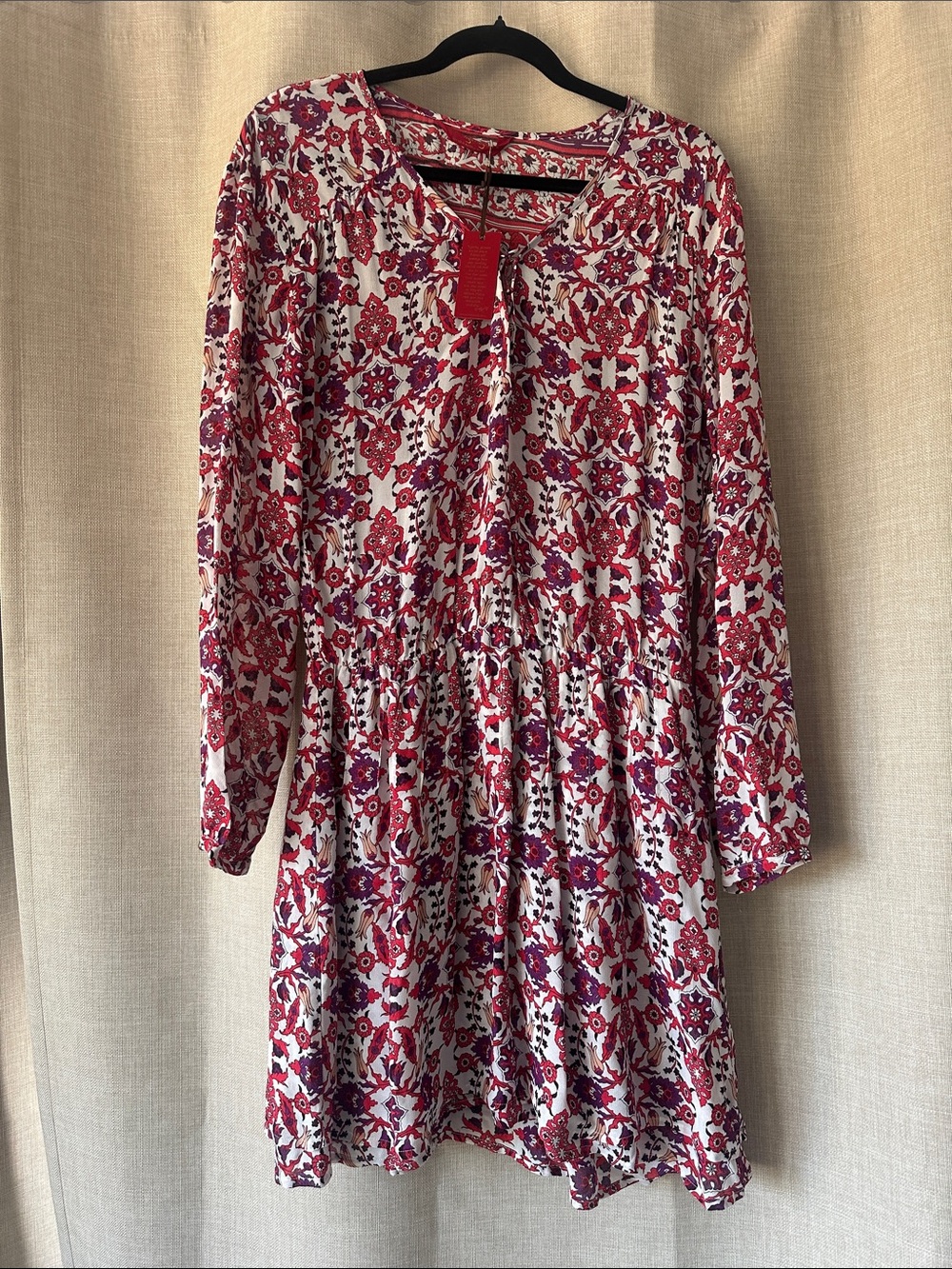 Tigerlily Floral Tiered Dress in Red and Purple Sz 6 NWT